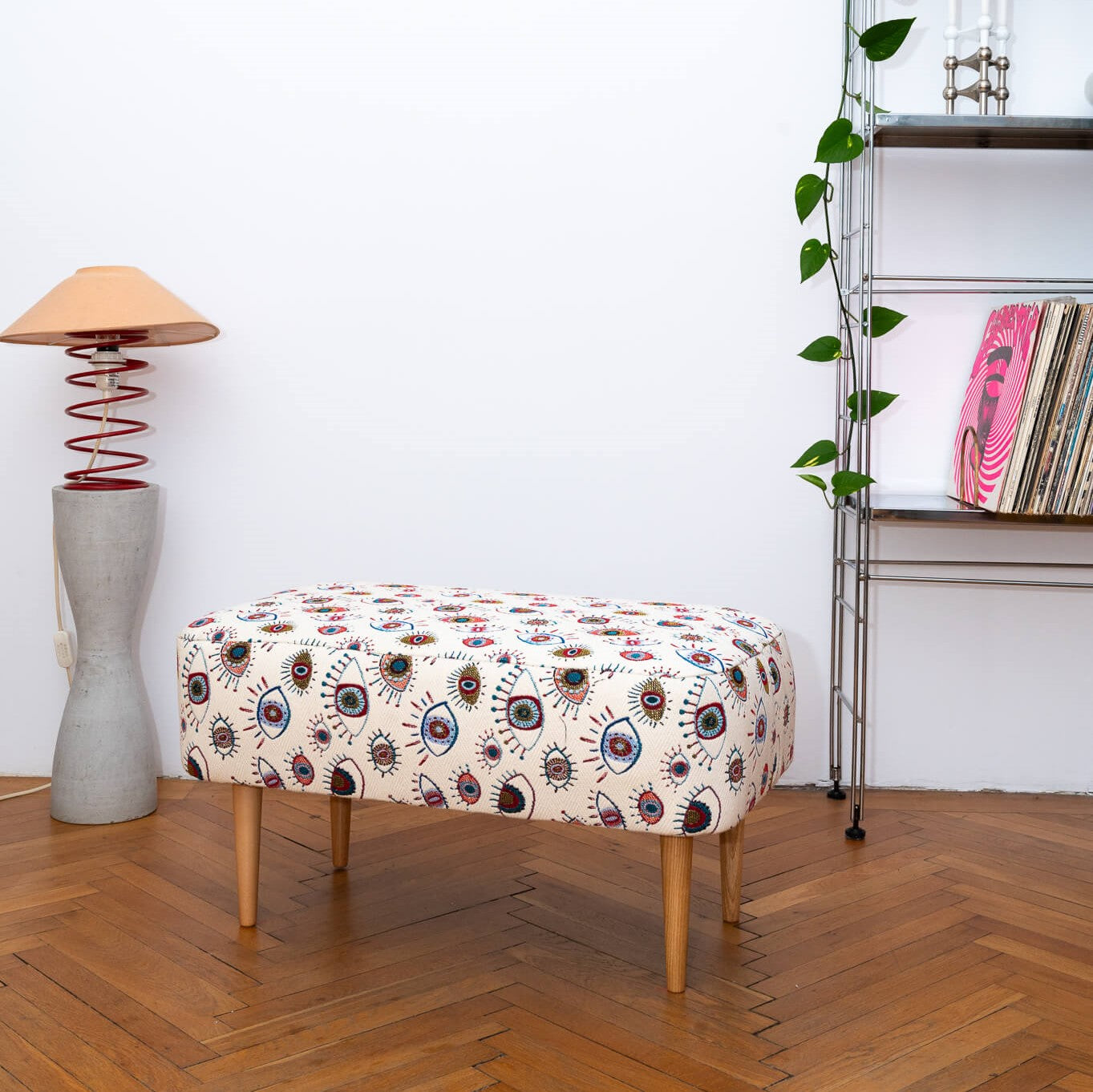 Banquette Deep Eyes