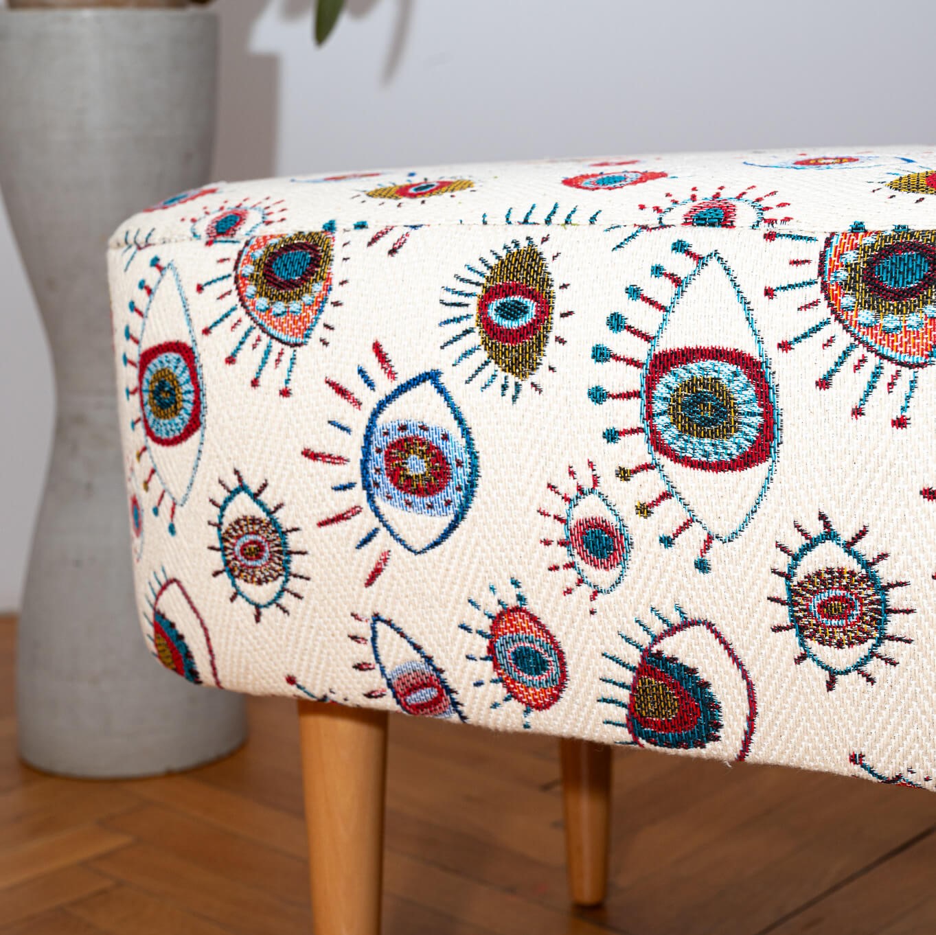 Banquette Deep Eyes