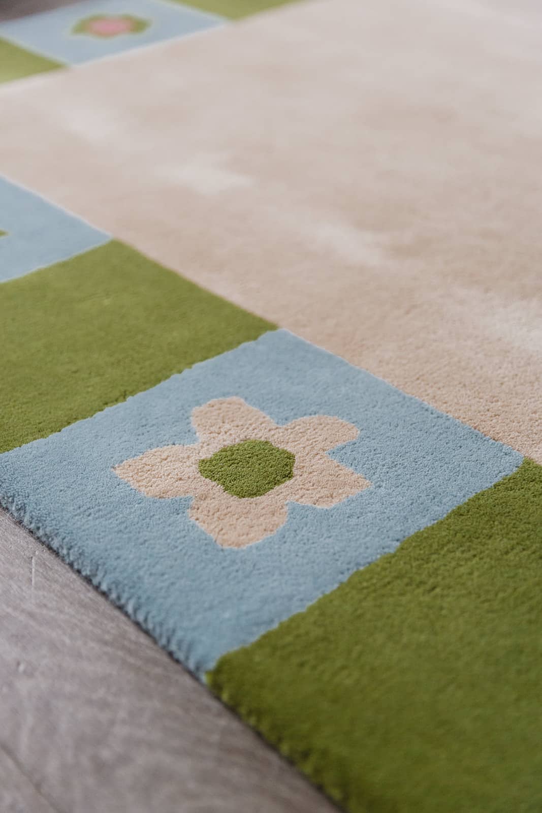 Tapis Checkered Bloom
