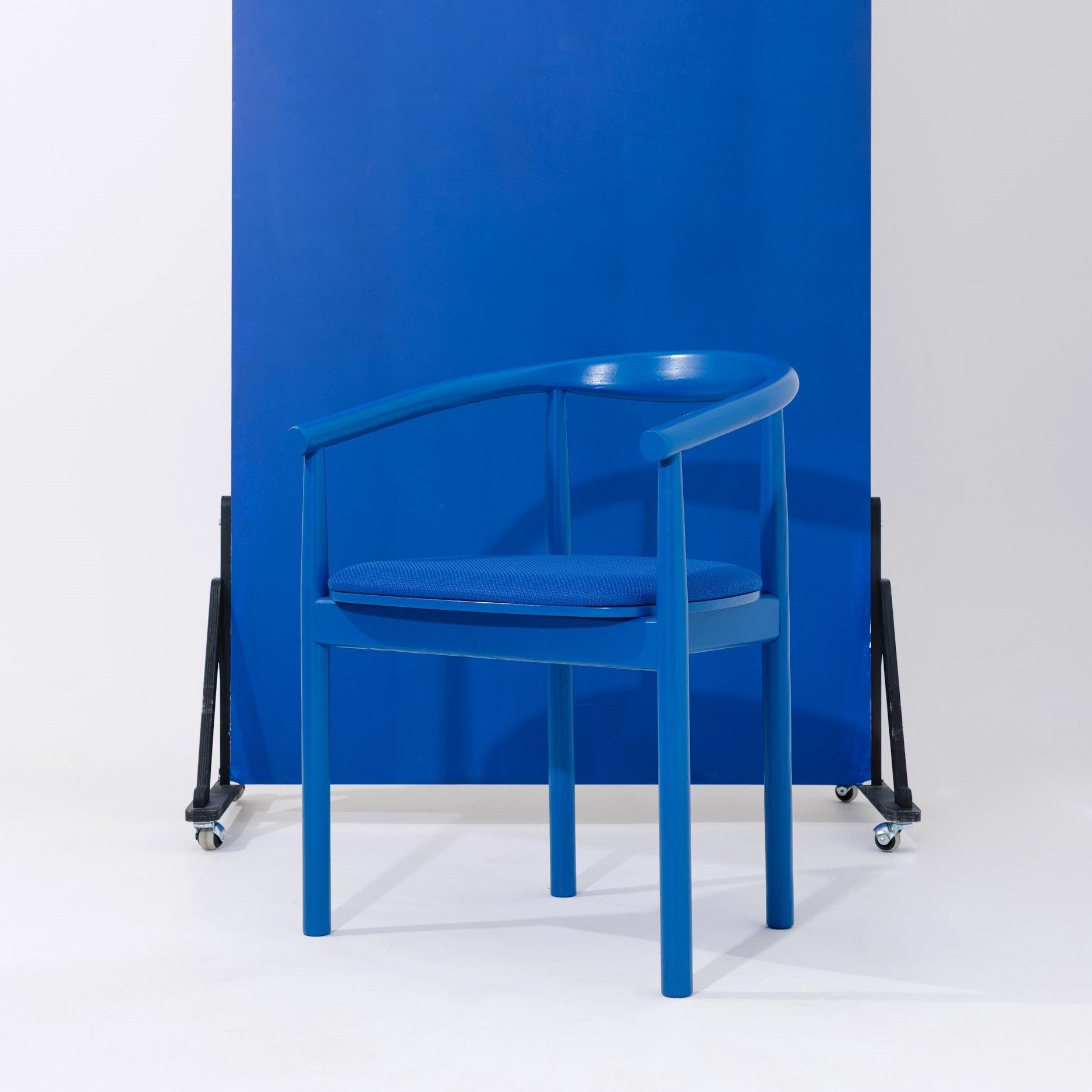 Chaise Contour Bleu