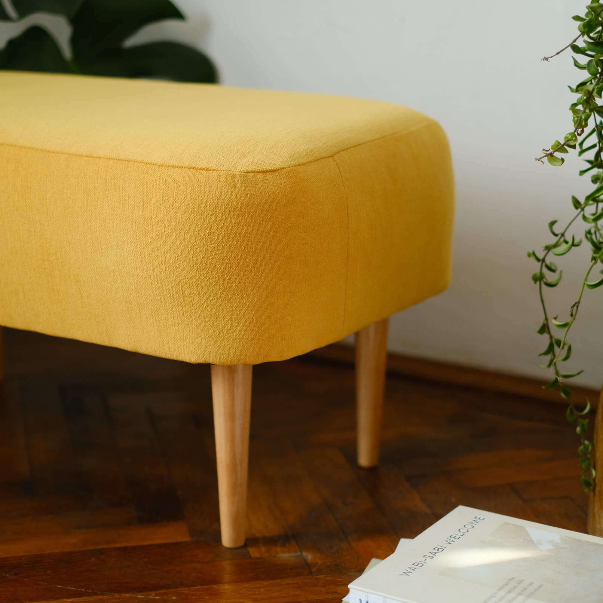 Banquette Jaune en Velours Chêne Massif Sunny côté