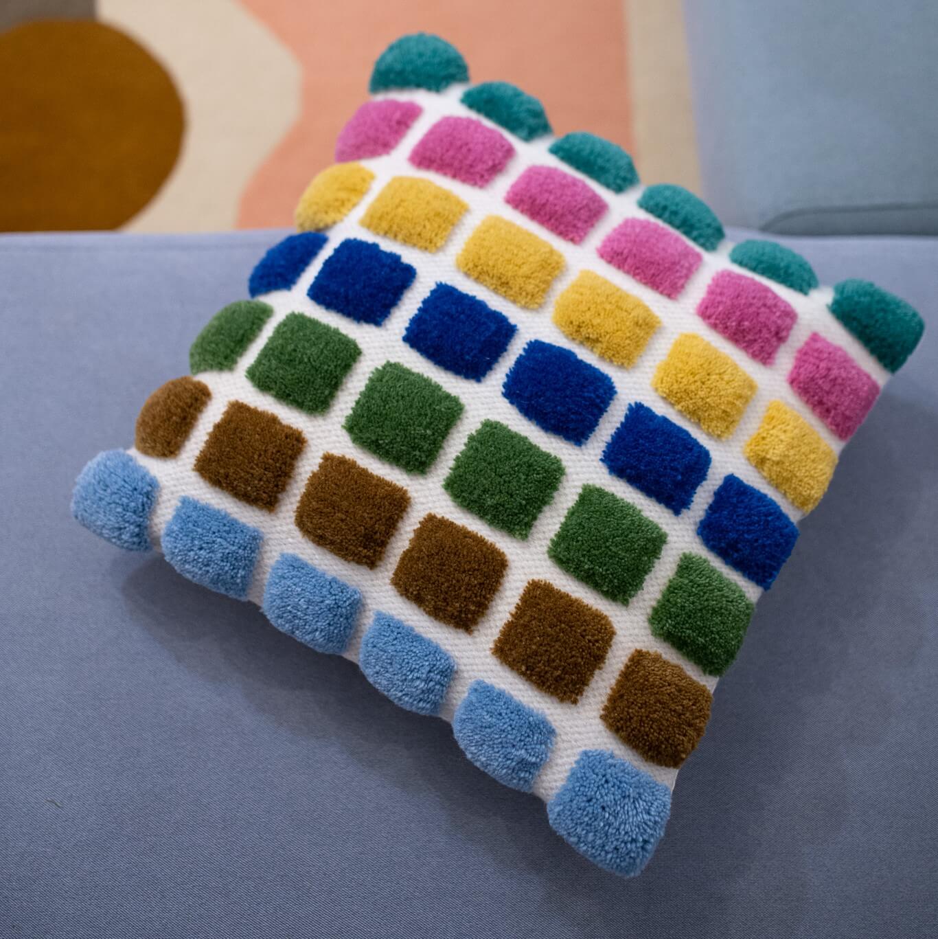 Housse de Coussin en Laine Tissé à la Main Tetris sur sofa