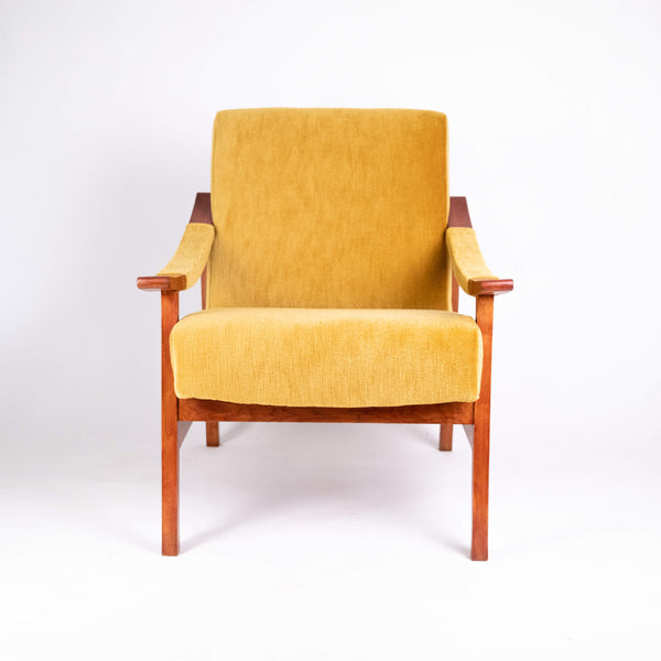 Fauteuil Sunrise chute de tissu en velours de la marque Pierre Frey de face