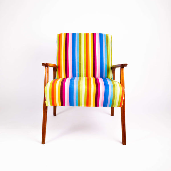 Fauteuil Over The Rainbow chute de tissu en velours de la maison Guild de face